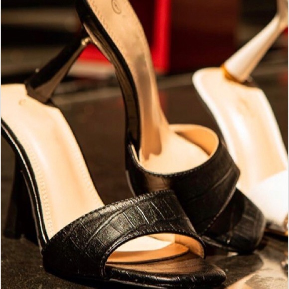 New Croc mules 6.5 & 7 left - Picture 3 of 5